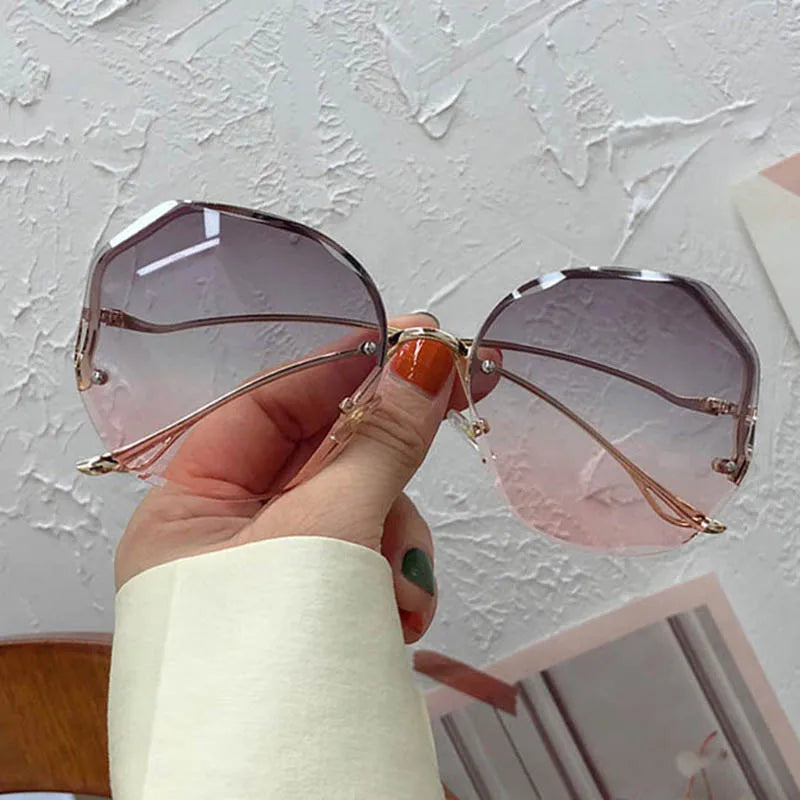 Designer Women's Oversized Gradient Sunglasses Luxury Rimless Hot Sun Glasses in Blue Red Gray with Alloy Frame