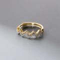 Trendy 925 Sterling Silver Couple Jewelry Fashionable Diamond Engagement Wedding Rings for Women Stylish Parties Anniversaries