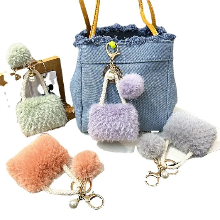 Light Luxury Small Fragrance Mini Bag Design Keychain Cute Plush Pearl Pendant Car Keychain Hanging Gift