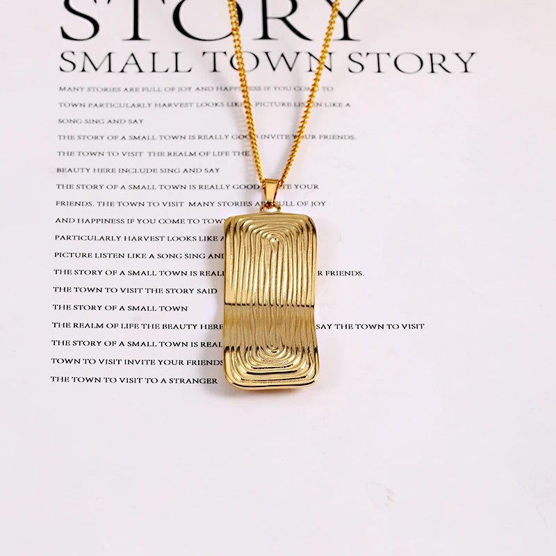 Wholesale Vintage Design Rectangular Texture Necklace Exquisite 18k Gold Plated Stainless Steel square Pendant Necklace