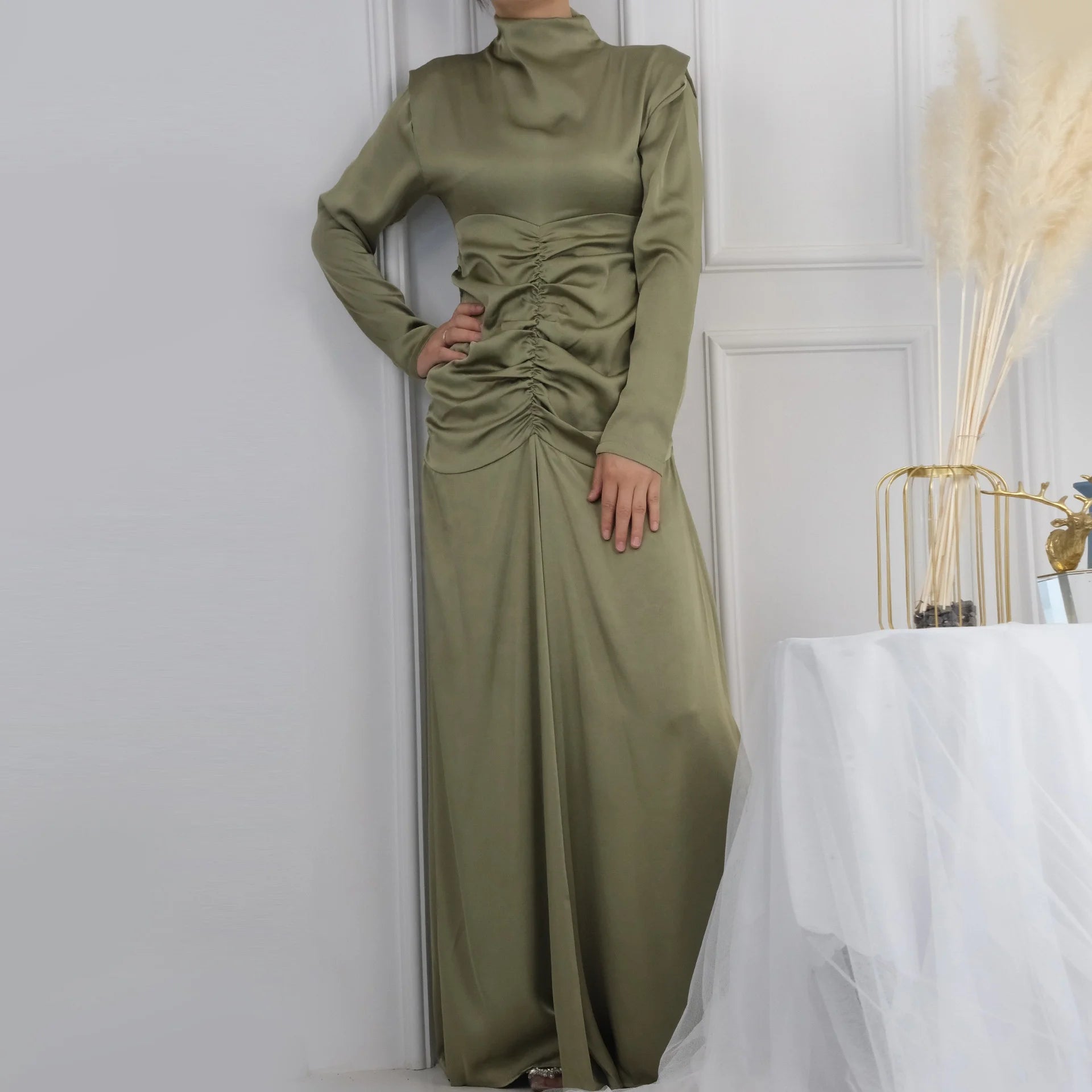Zifeng OEM Islamische Kleidung New Style Solid Color Turtleneck Pleated Muslim Dress