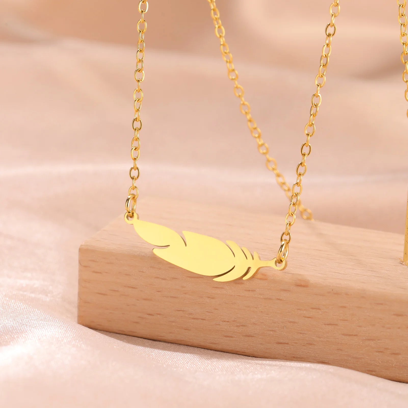 Myshape Feather Pendant Necklace for Women Stainless Steel Gold Color Choker 2025 Trendy Jewelry Birthday Gift Wholesale