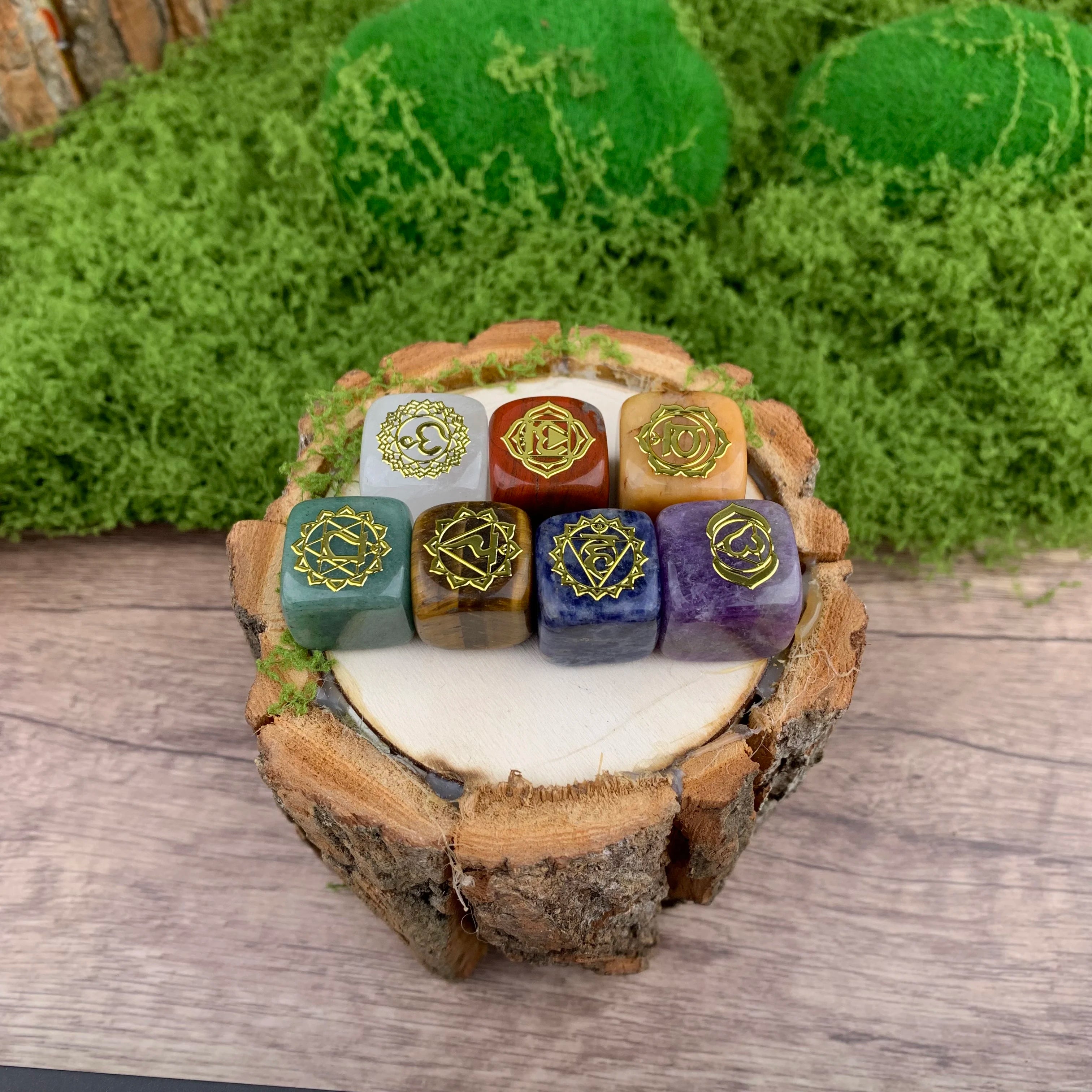 Best Selling 7 Chakra Carved Crystal Box Set Natural Healing Stones Gemstone Pendant+bracelet Set  for Women and Men Unique Gift
