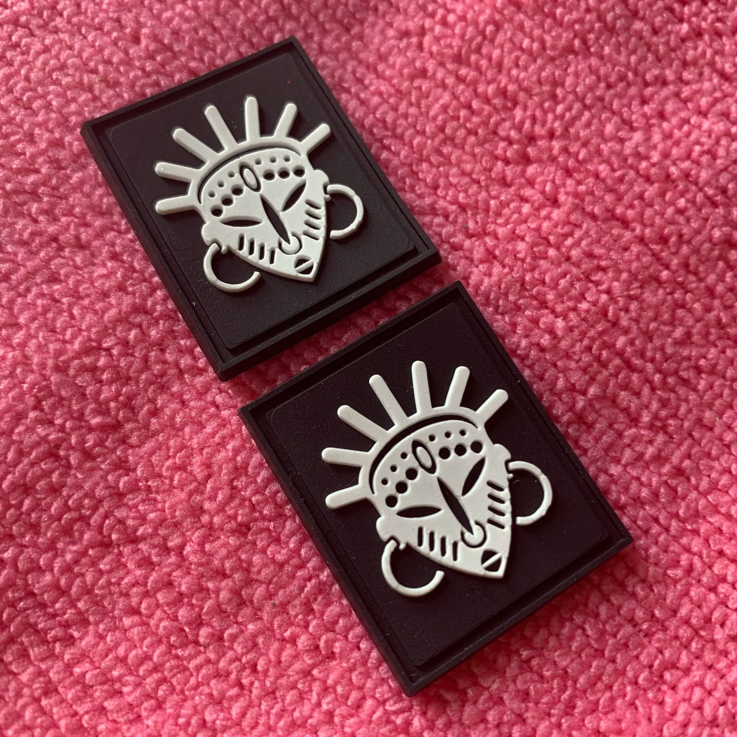 2mm Thickness Garment PVC Clothing Labelnew Style Embossed logo Rubber Shoe Label With Sewing Line