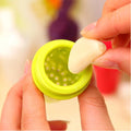 HelloWorld Crusher Presser Screw Squeeze Peeler Garlic Crusher Random Color Practical Kitchen Cooking Tools Garlic Press