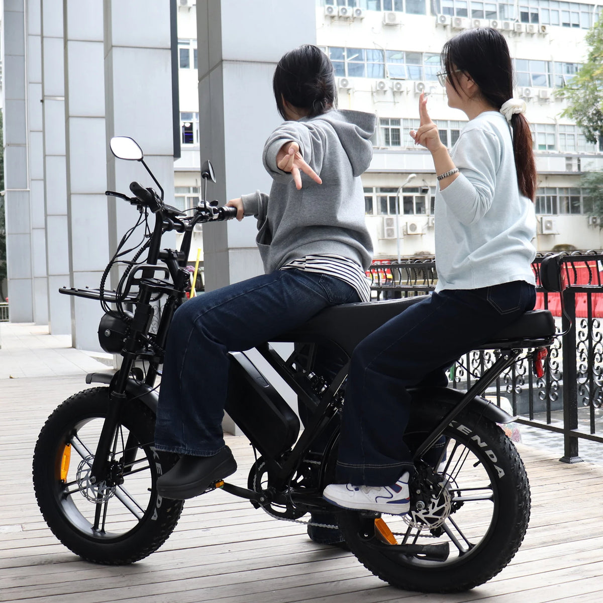 Electric City Bike Ebiking 250W VOMO X80PRO E-bike 25km/h Moto Electrica E Bike Electr Mountain Hybrid Fatbike Bicycle