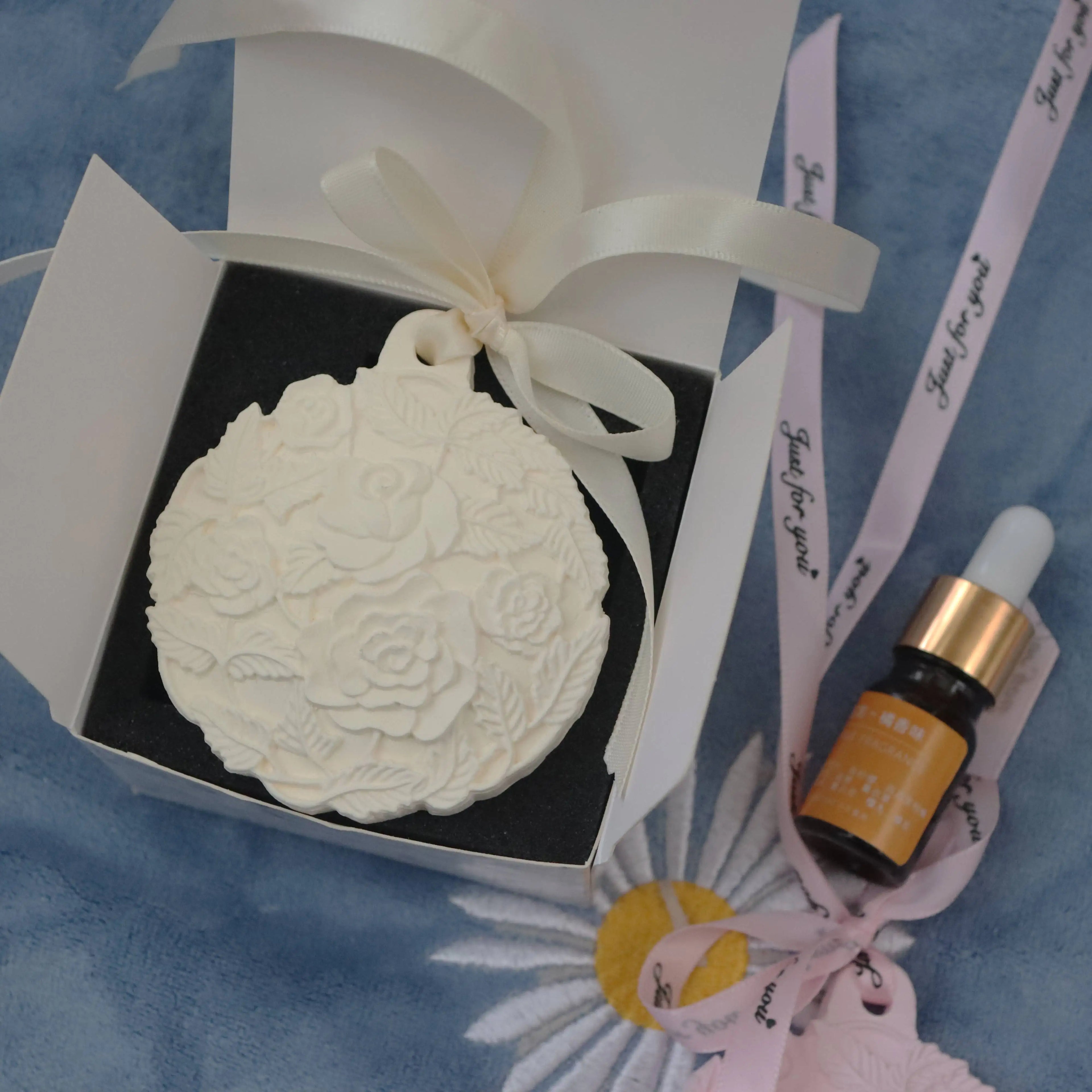 Eco-Friendly Hanging Gypsum Air Freshener Fragrance Pendant Scented Stone Diffuser for Car Use