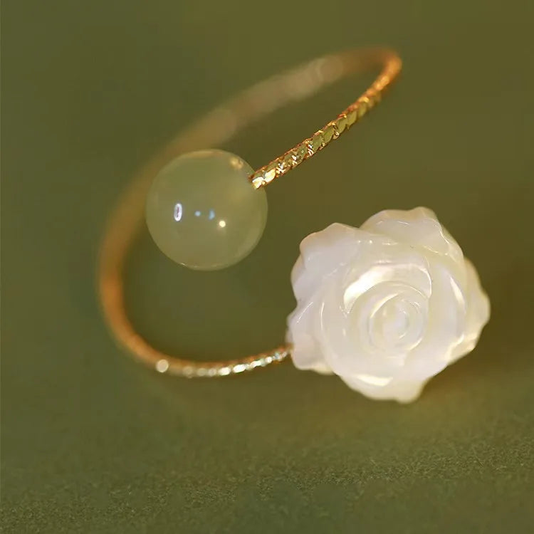 2025 French Trendy Gold Plated Hetianyu Agate Ring White Rose Flower Bead Jade Ring for Women