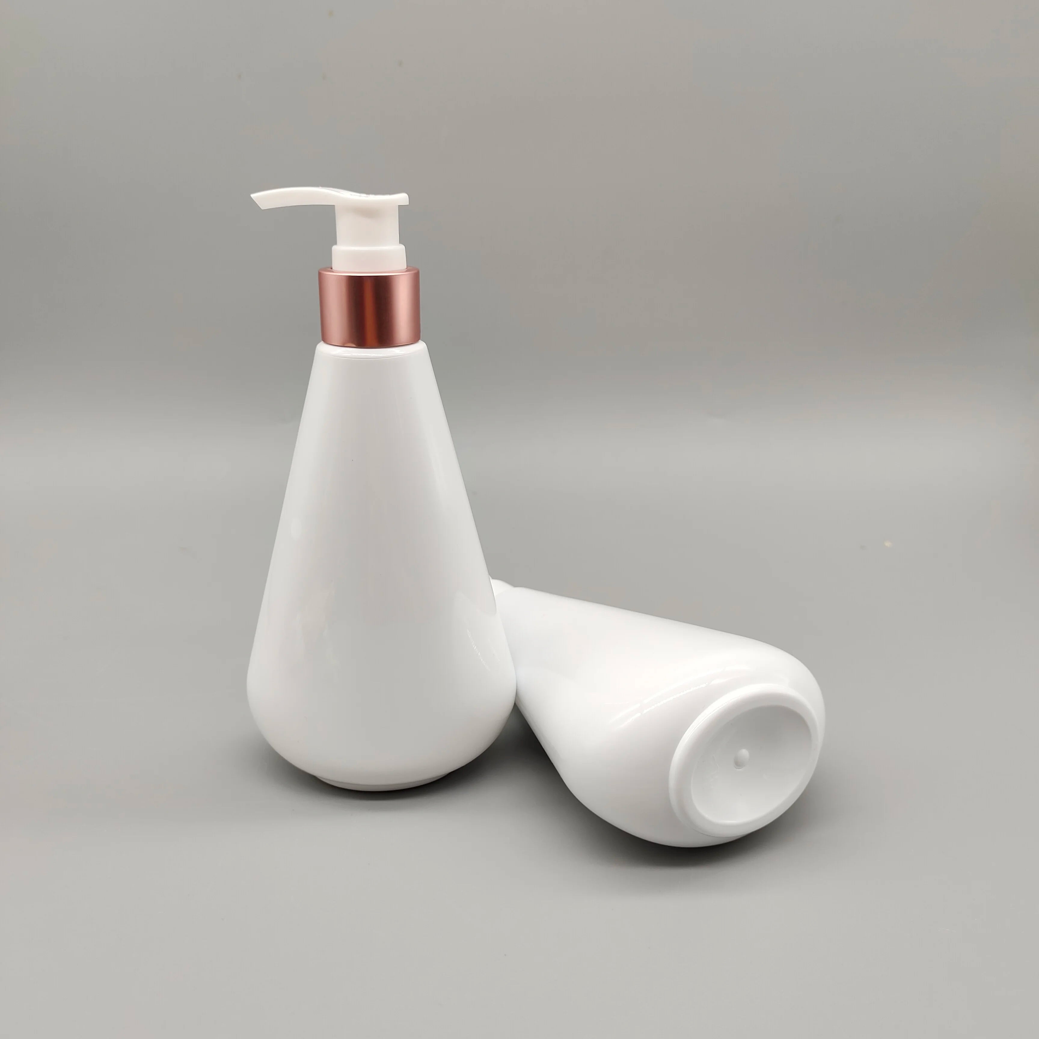 Toothpaste Empty PET Plastic Bottles with Pump Sprayer and Screen Printing for Face Cream/Lotion/Skin Care Serum/Shampoo 250ml