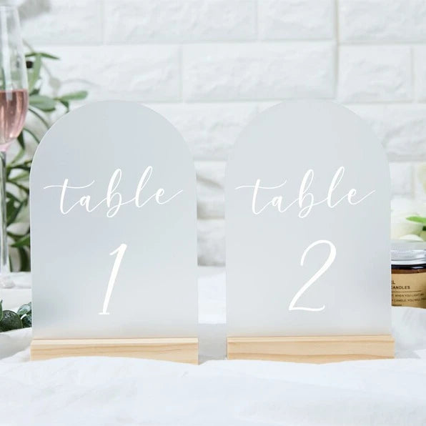Frosted 5*7 Inch Acrylic Arch Sign Table Number Holder Stand with Wooden Stand for Wedding Bar Restaurant