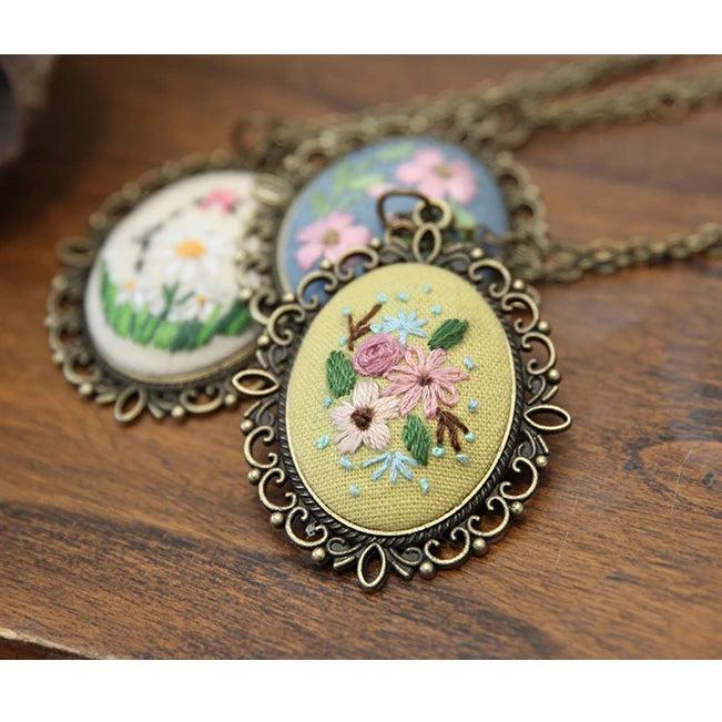 Embroidered Stitching Pendants Hand Sewing Necklace Earrings Pendants Floral Plate Jewelry Beginner Embroidery Kit