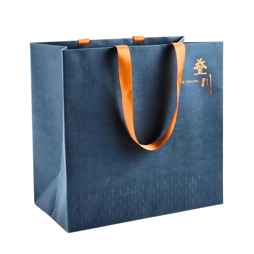 Custom Gold Stamping Logo Embossed Art Paper Navy Dark Blue Gift Bag Flat Bottom Luxury Paper Bag with Handle
