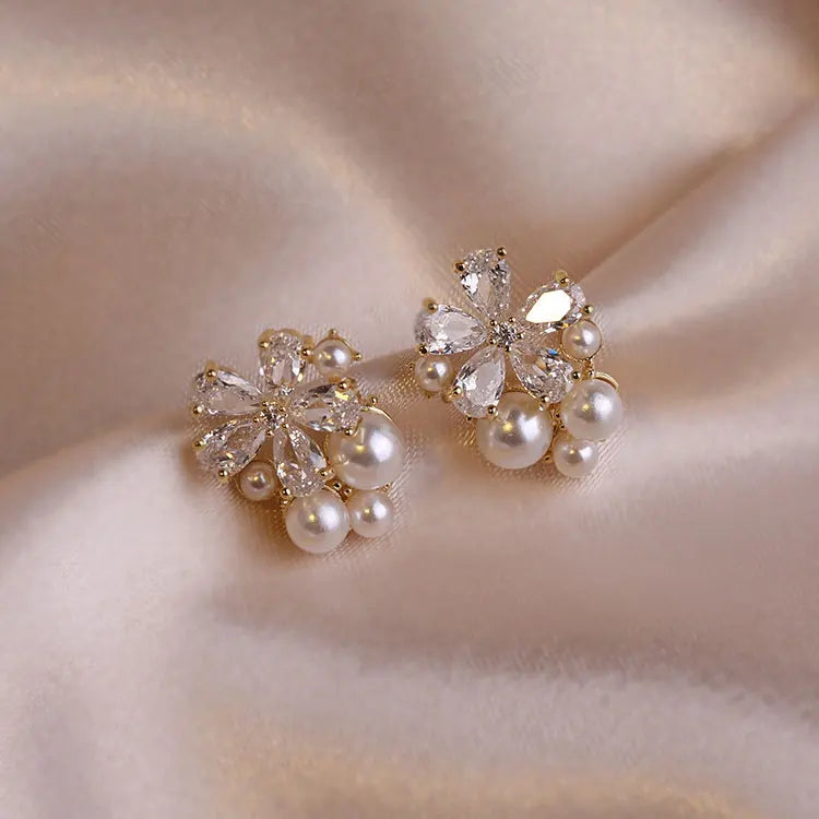SC Korean Style Tiny Pearl Earrings Women Delicate Luxury Clear Zircon Flower Stud Earrings for Teen Girls