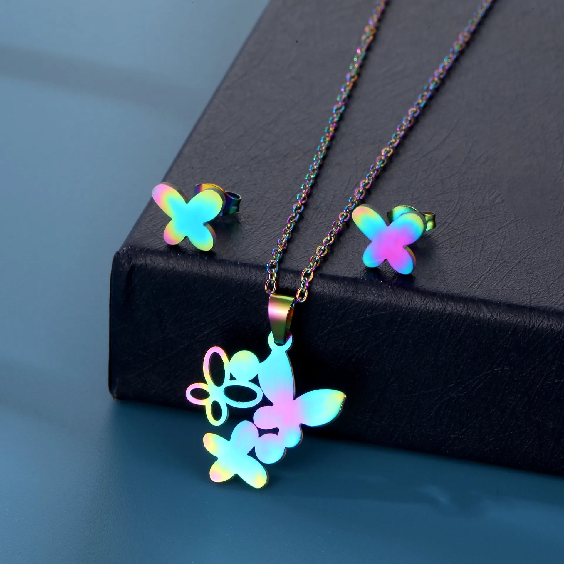 Hot Selling and Affordable Stainless Steel Simple Necklace butterfly Pendant Earring Set Women's Collarbone Chain Wholesale