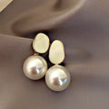 Silver Needle Pearl Earrings New Fashion Personalized Creative Earrings for Women