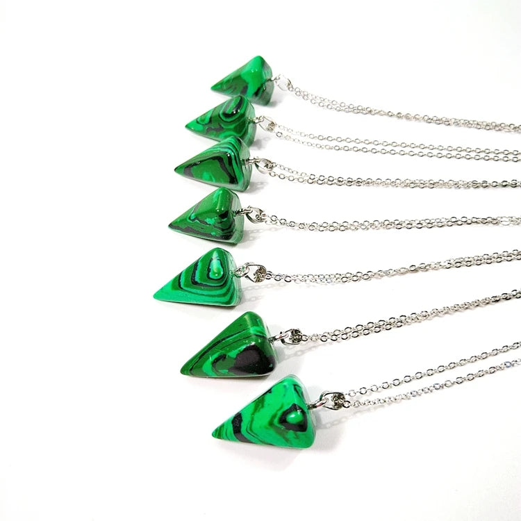 2026 Wholesale Natural Crystal Gemstone Pendulum for Reiki Healing Stone Malachite Pendulum and Business Gift