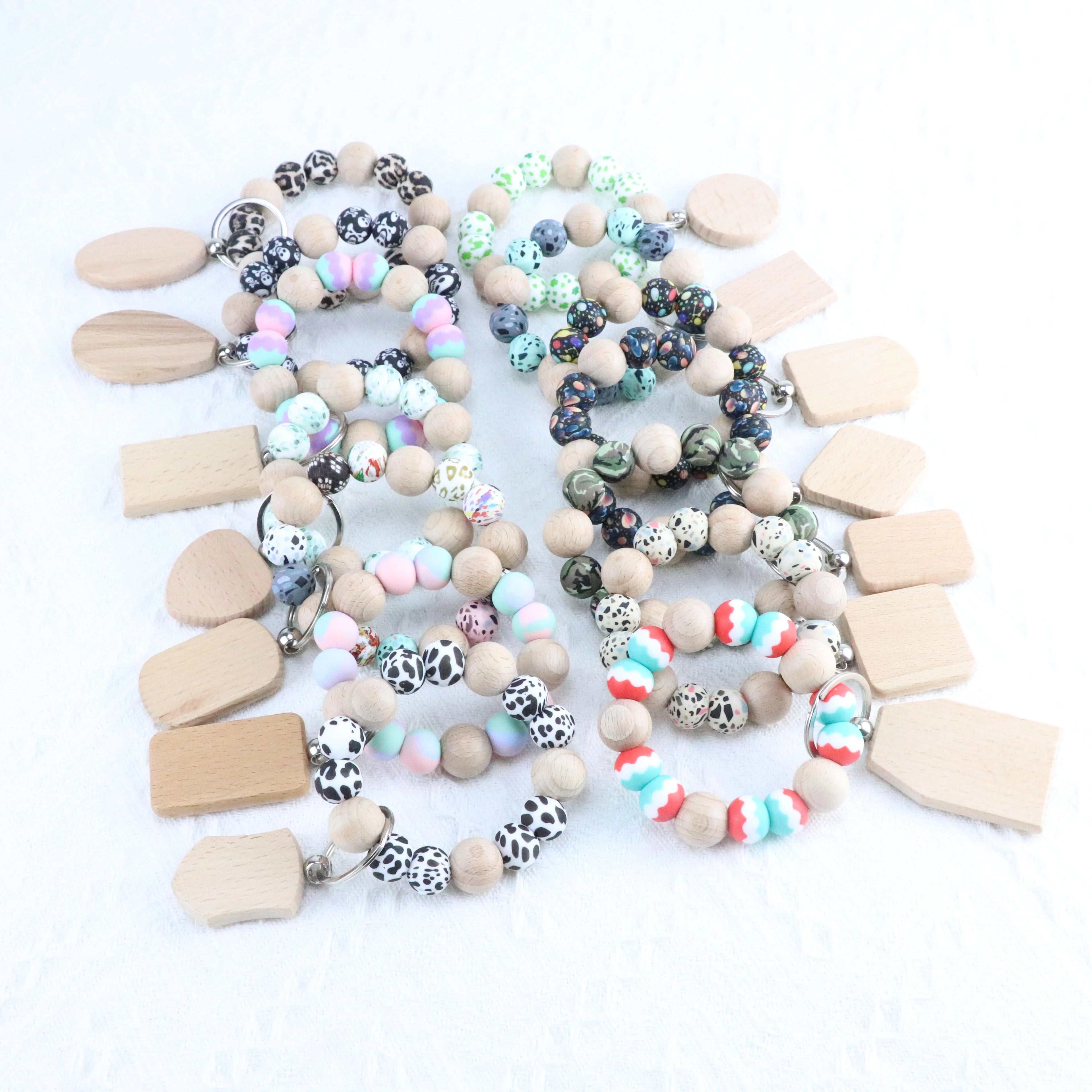 New Eco-Friendly Cartoon Silicone & Zinc Alloy Wrist Key Chain DIY Creative Handmade Beaded Bracelet with Customized Color Logo