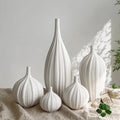 Modern White Elegant Small Bore Ceramic Vase Garlic Shape Decorative Dried Flower Arrangement Flower Vase