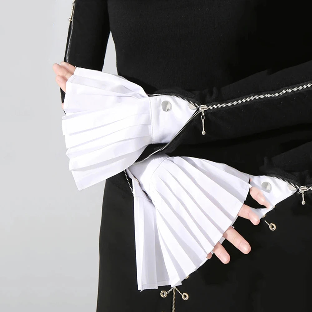 TWOTWINSTYLE 2024 New Wholesale Fashion Pleated Gloves Flared Detachable Sleeve Cuffs All-match Basic Clothes Accessories
