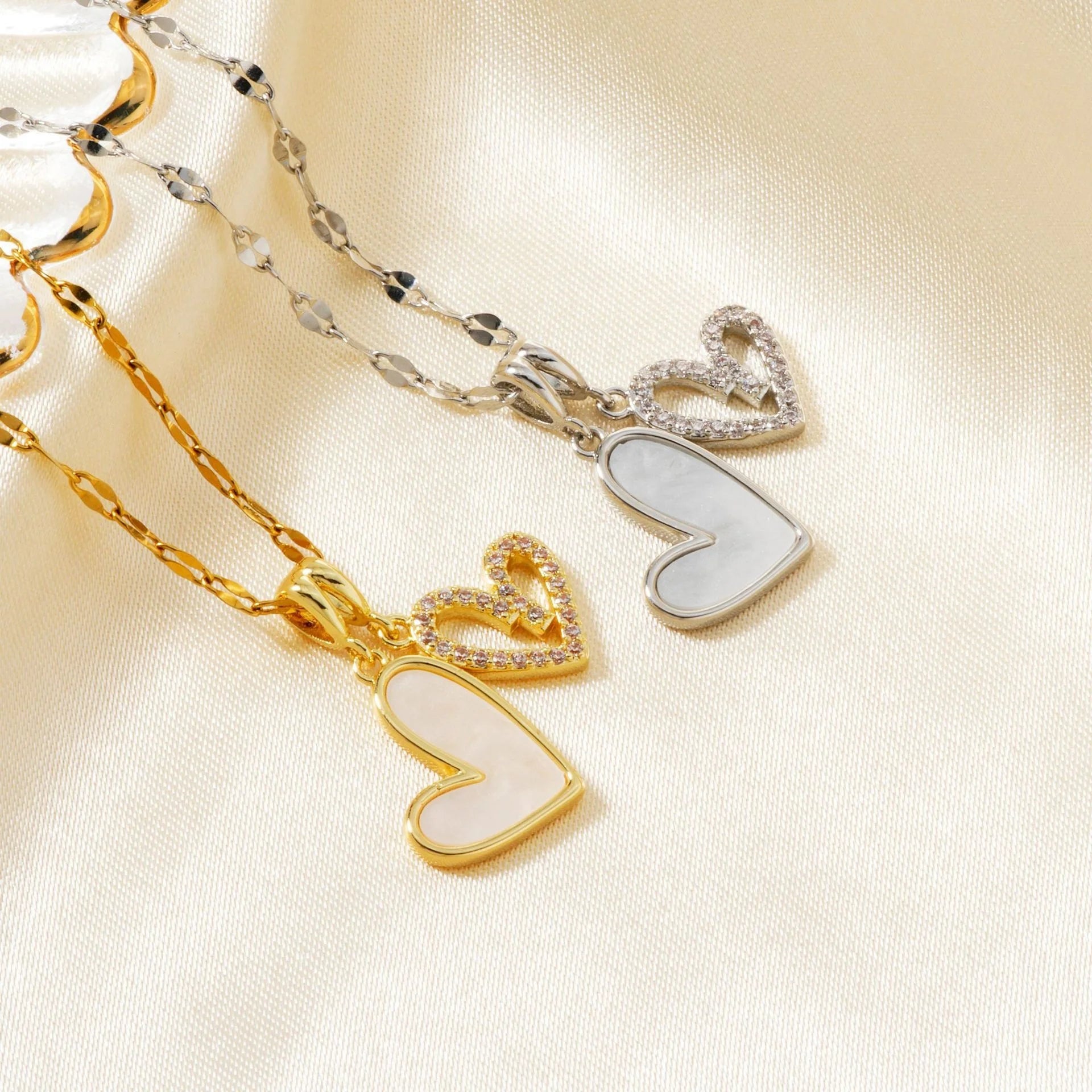 Merryshine Jewelry's High-End Versatile Trendy Gold Plated Zircon Heart Pendant Wholesale  Women's Necklace