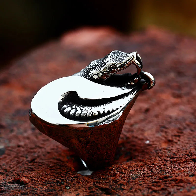 SS8-938R New Arrival Creative Design Stainless Steel Snake Ring for Men Biker Punk Exaggerated Personality Jewelry Wholesale