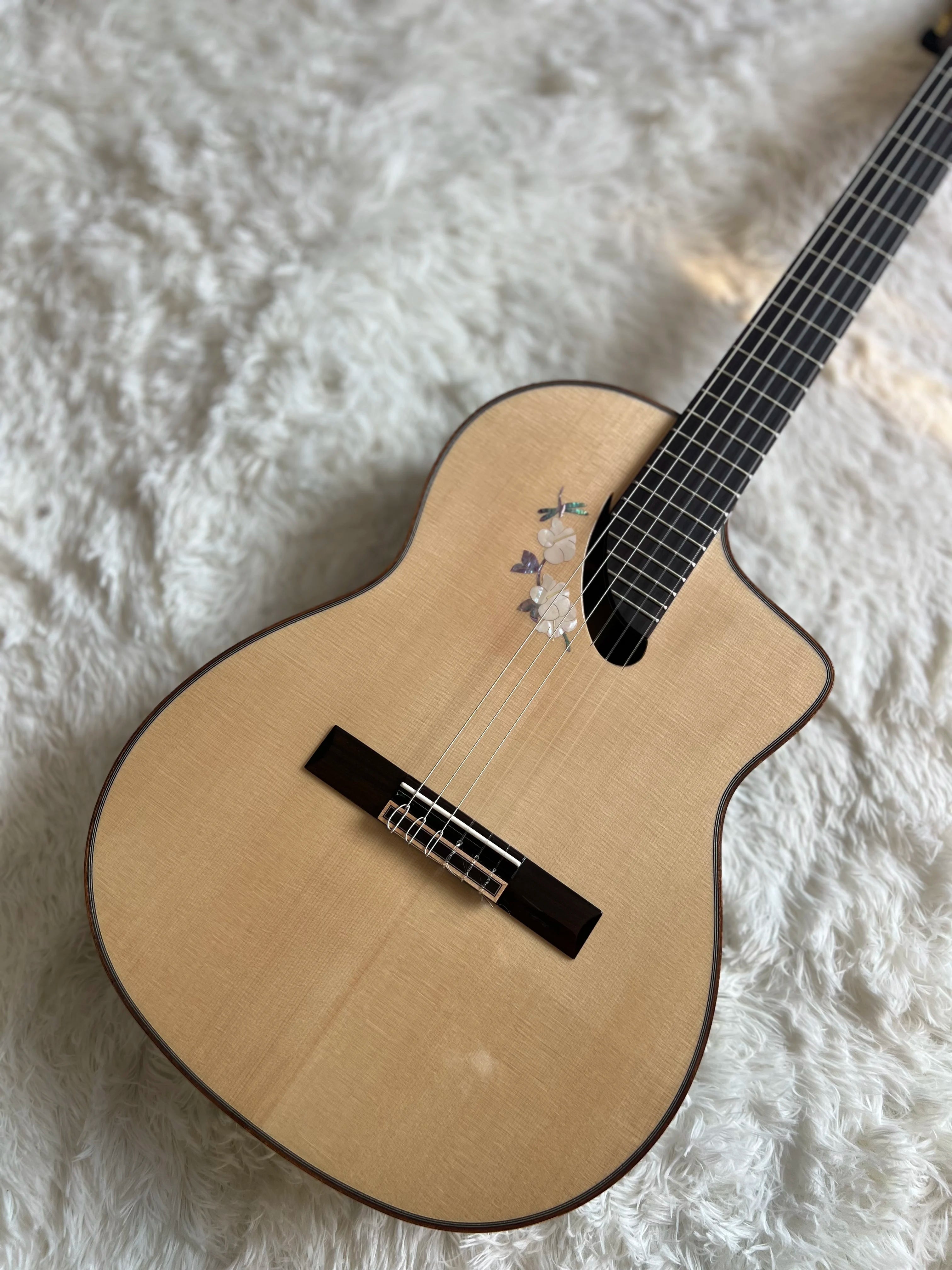 Geake 39inch Solid Spruce Professional Performance Hi-gloss Rosewood Fretboard Stage Guitar
