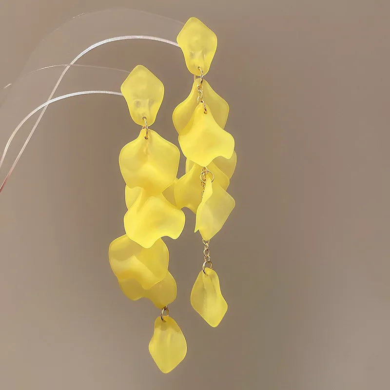2025 New Arrival Fashion Jewelry Resin Acrylic Flower Tassel Earrings Long Women Yellow Leaves Dangle Drop Earrings for Women