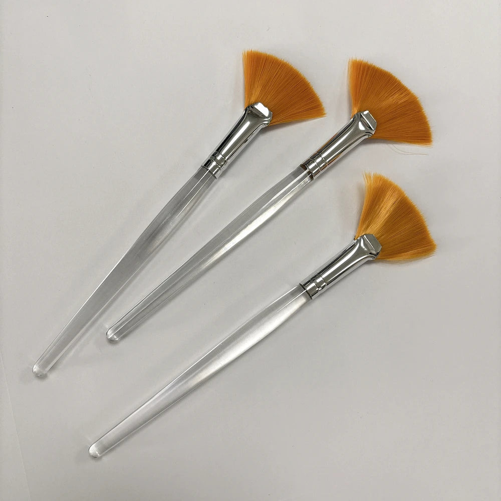OEM Soft Cosmetic Single Fan Brushes for Face Aesthetician Fluffy Synthetic Masking Mini Mask Facial Peeling Clay Fan Brush