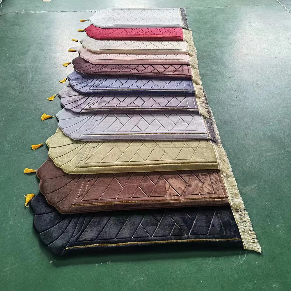 Portable Prayer Rug With Sponge Comfortable Velvet Prayer Mat Embossed