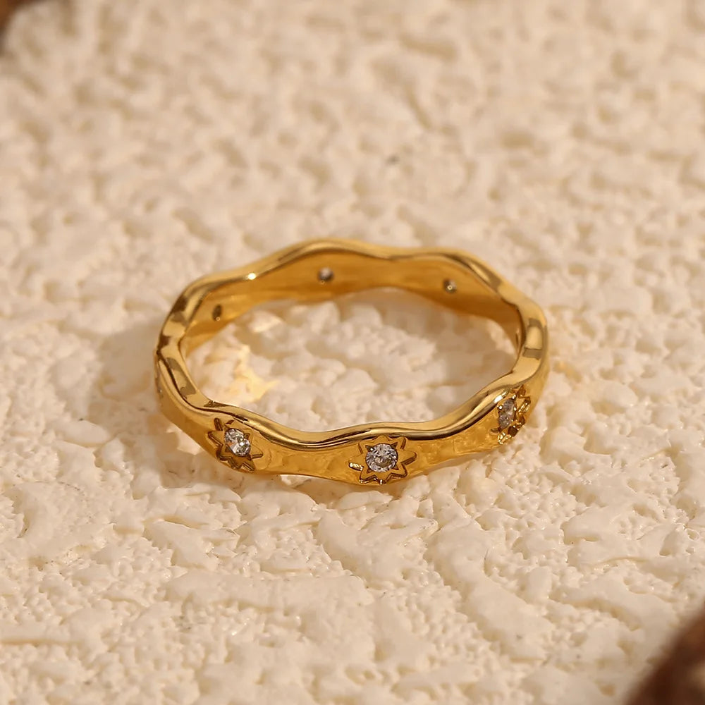 Tidal Titanium Steel Pvd Electroplating 18k Gold Star Inlaid Zircon Stainless Steel Ring Without Fadinging Waterproof