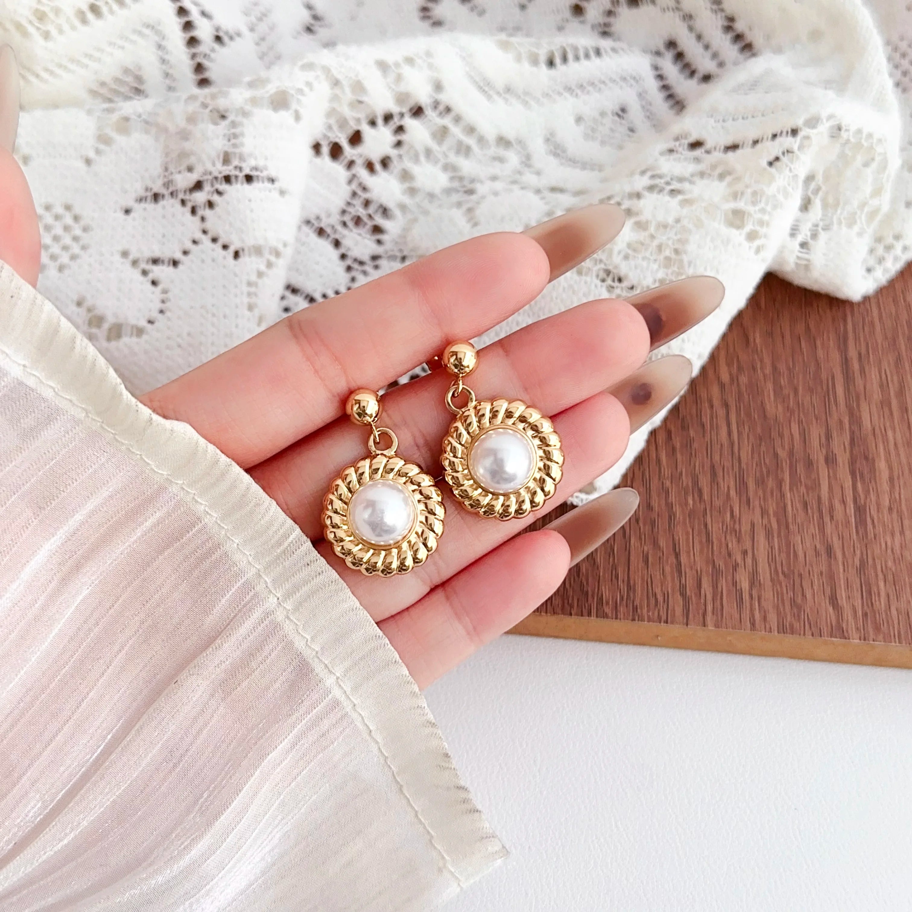 2024 Factory Direct Sales-Newest Style Stainless Steel 18K Gold Twill Sunflower Pearl Vintage Earrings Unisex Classic Design