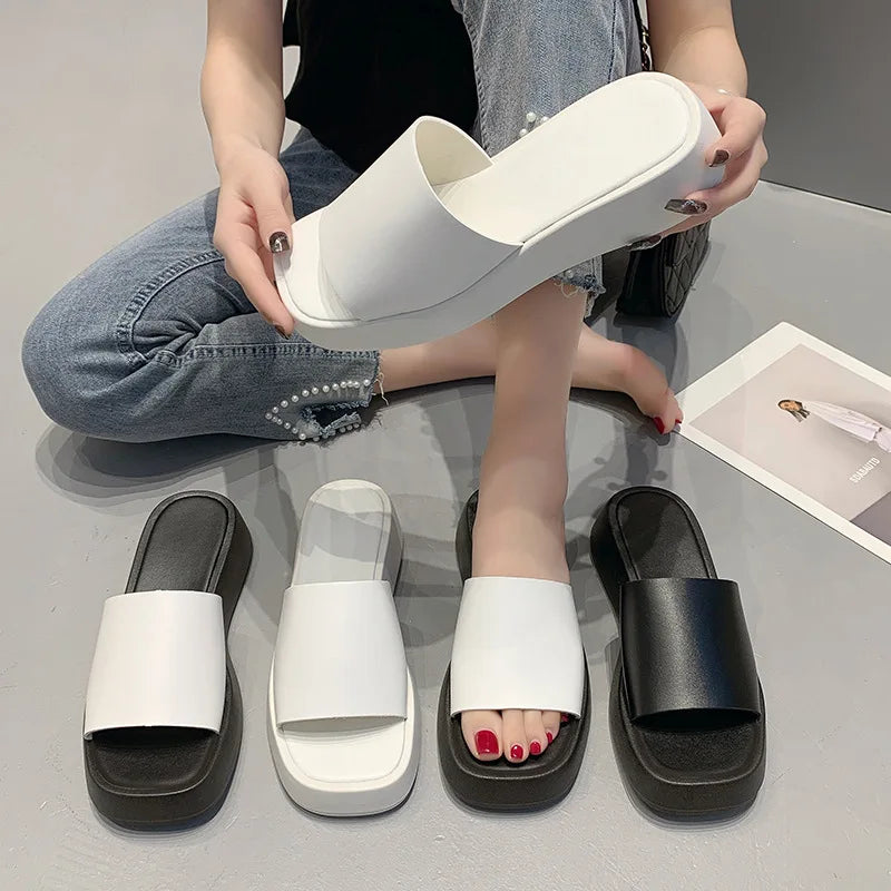 Fashion Summer Slippers Women Thick Bottom Outdoor New Breathable Soft Casual Platform Sandals Wedge Flip Flops