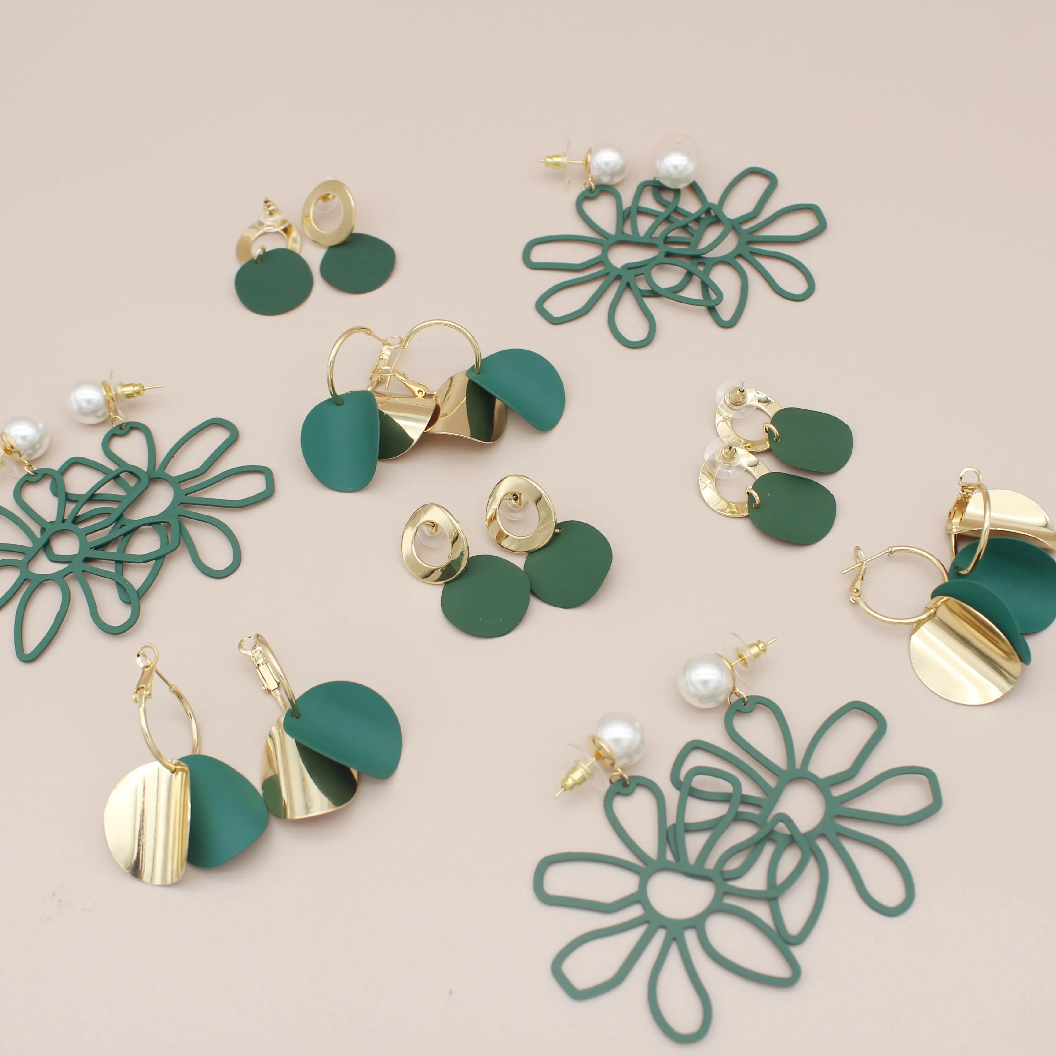 Wholesale Summer Retro Style Green Drop Earrings Trendy Alloy Fashion Accessory for Women and Girls