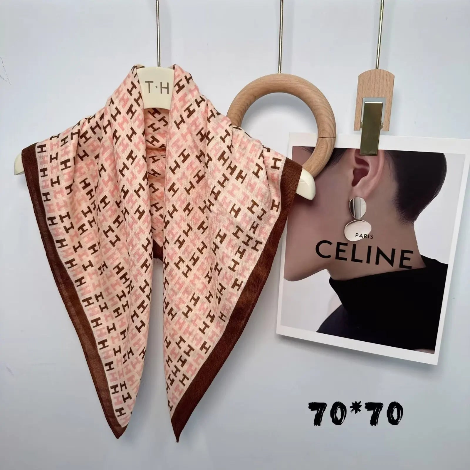 High-End 70cm Square Ladies Headscarf Custom Logo Wholesale Shawls for Spring Season