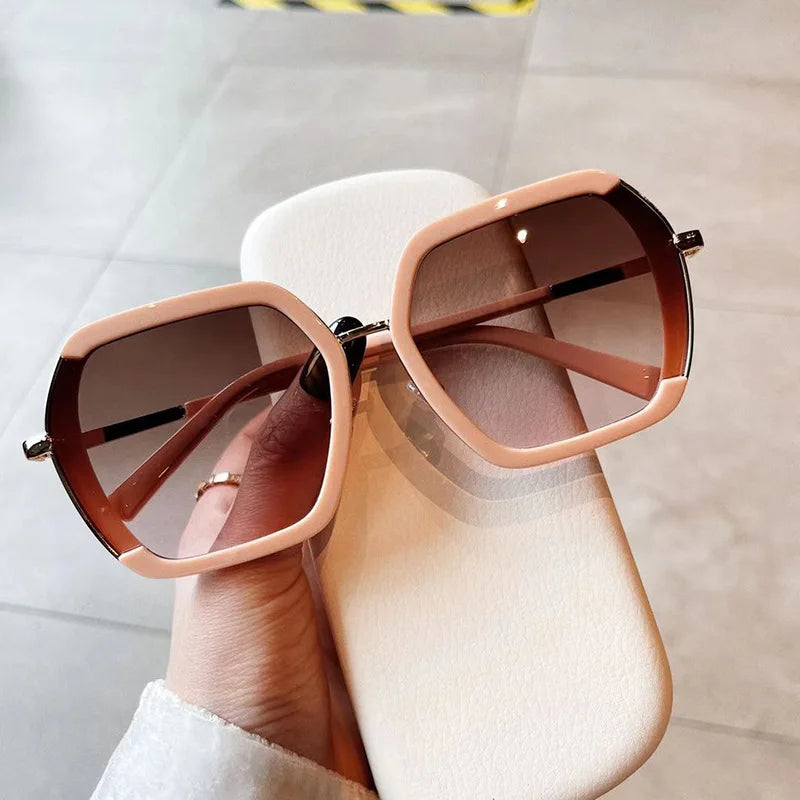 LBAshades 2022 Women's Trendy Street Fashion Oversized Square Sunglasses Multicolored Designer PC Shades Champagne Logo Sun