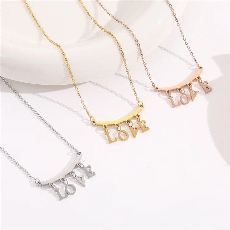 Wholesale Korean Fashion Titanium Steel Luxury 18k Gold Necklace Designer Love Letter Pendant Necklaces