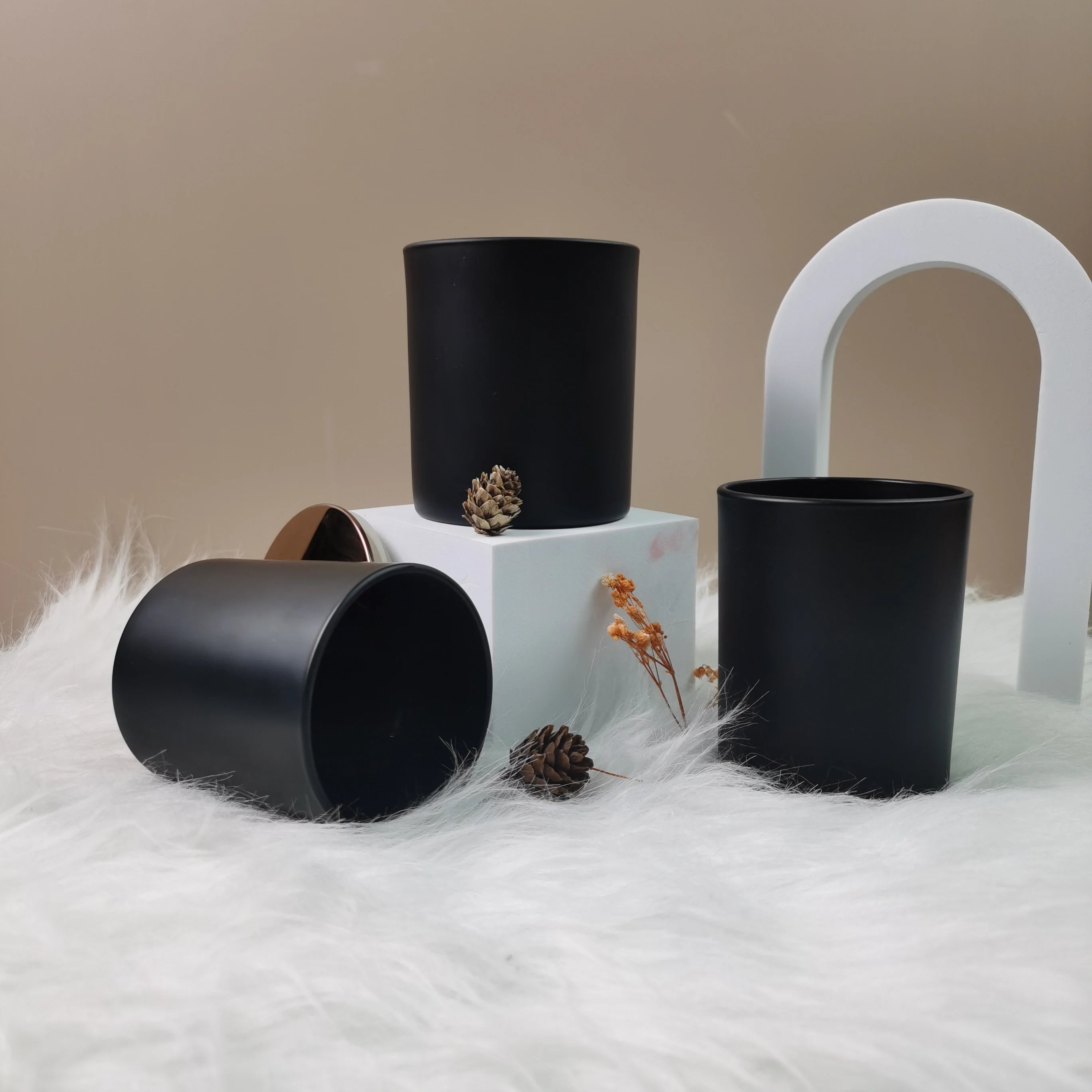 Customized Wholesale Nordic Empty 10oz Low Price Matte Black Glass Candle Jars with Bamboo Wooden Lid