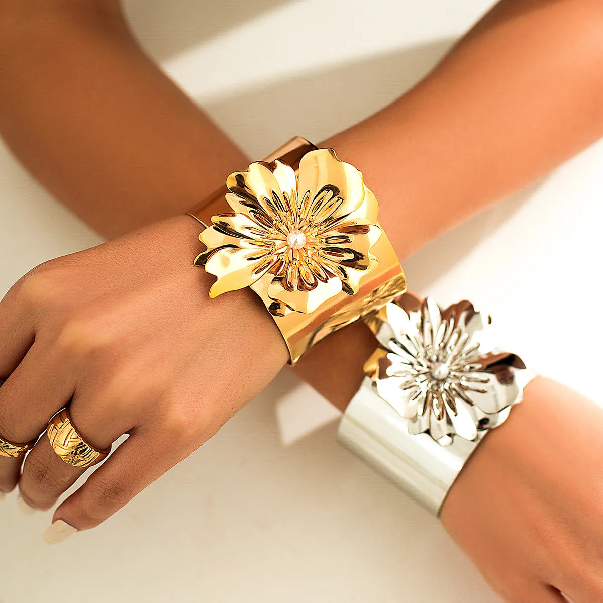 Flower Pearl Cuff Bangle Bracelet for Women Open Wide Wire Bracelets Gold Wrist Cuff Wrap Bracelet Adjustable