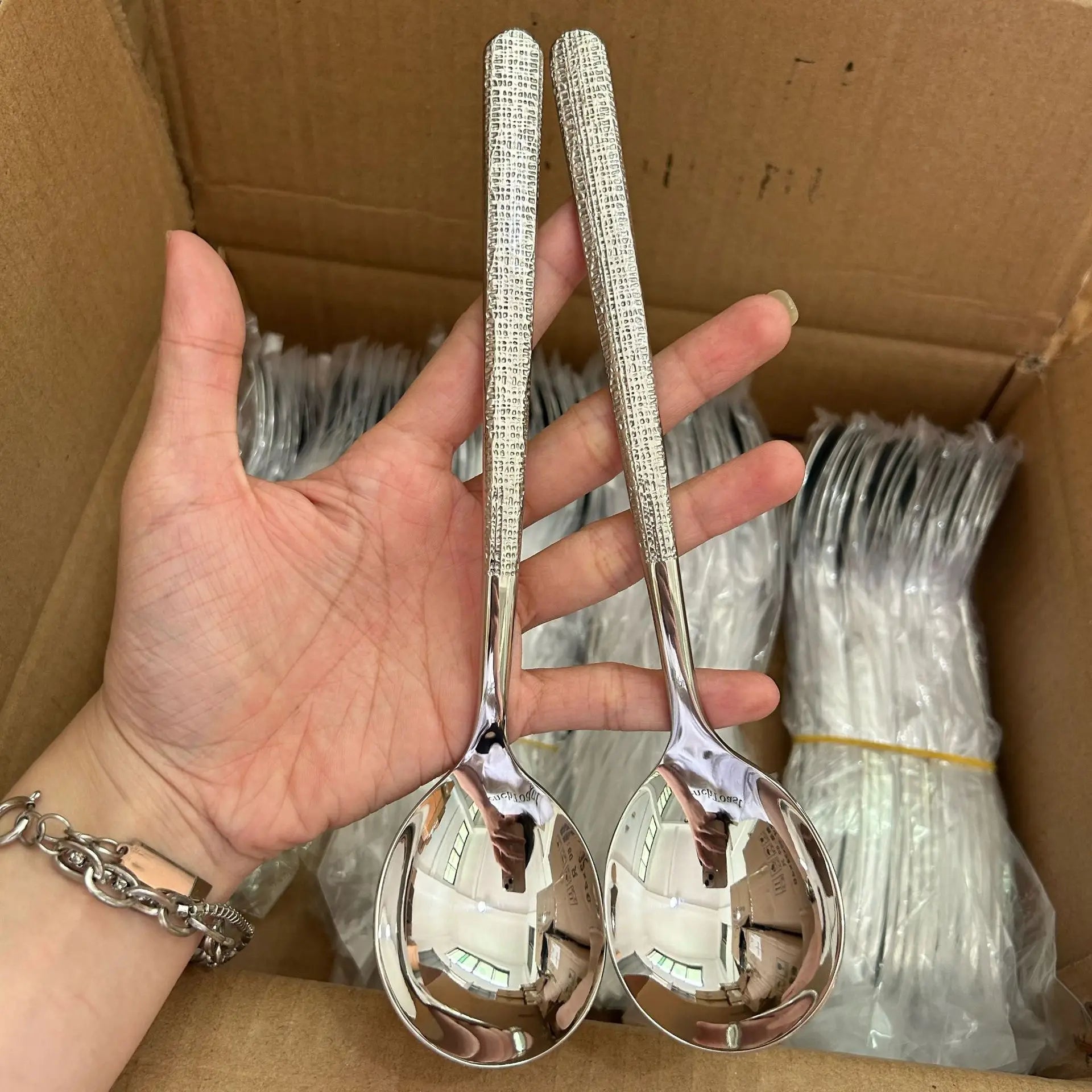 Luxury Silver Stainless Steel Cutlery Spoon Unique Textured Handle Mirror Polish Flatware for Wedding Party Hotel Bulk Wholesale
