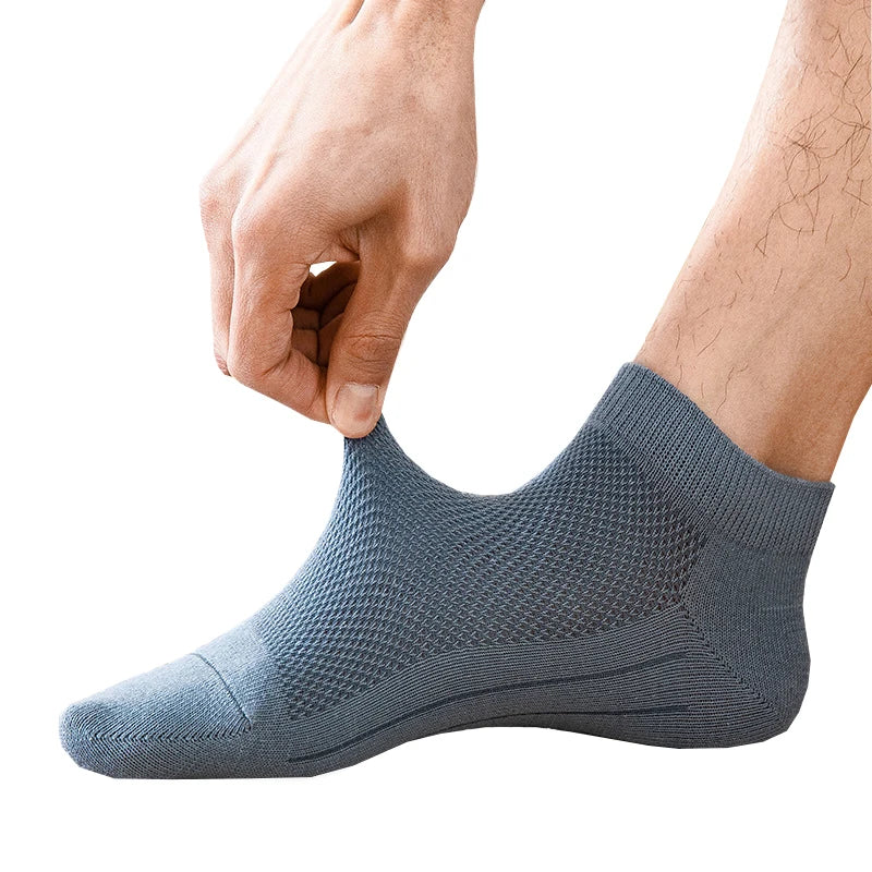 Support Sweat Wicking Breathable White Cushioned Men Sports Socks for Running