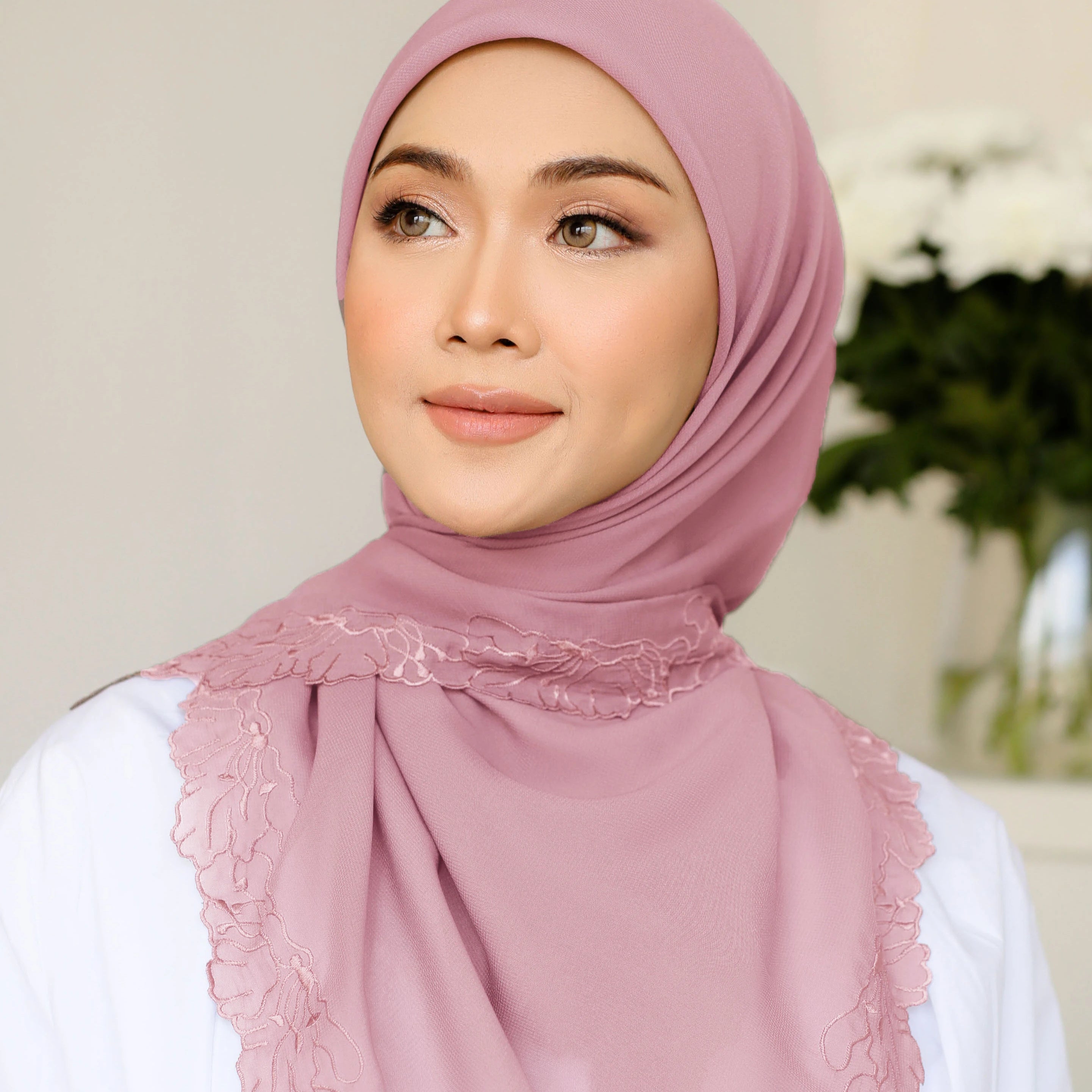Custom Hijab Scarf Premium Malaysia Embroidery Voile Bawal Hijab Chiffon Shawl Scarf Supplier
