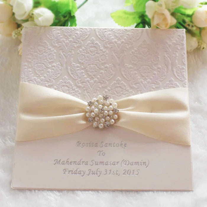 Luxury Buckle Ivory White Flocking Wedding Invitation Cards and Customized Birthday Invitation Cards