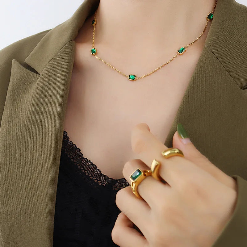 Fashion Classic Cute Emerald Color Necklace Gold Plated With Zircon     18K Gold Emerald    Pendant Necklace Design  for Woman
