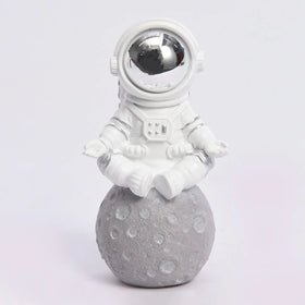 Desktop Accessories Resin Astronaut Figurine Gold Meditating Spaceman Statue for Home Decor