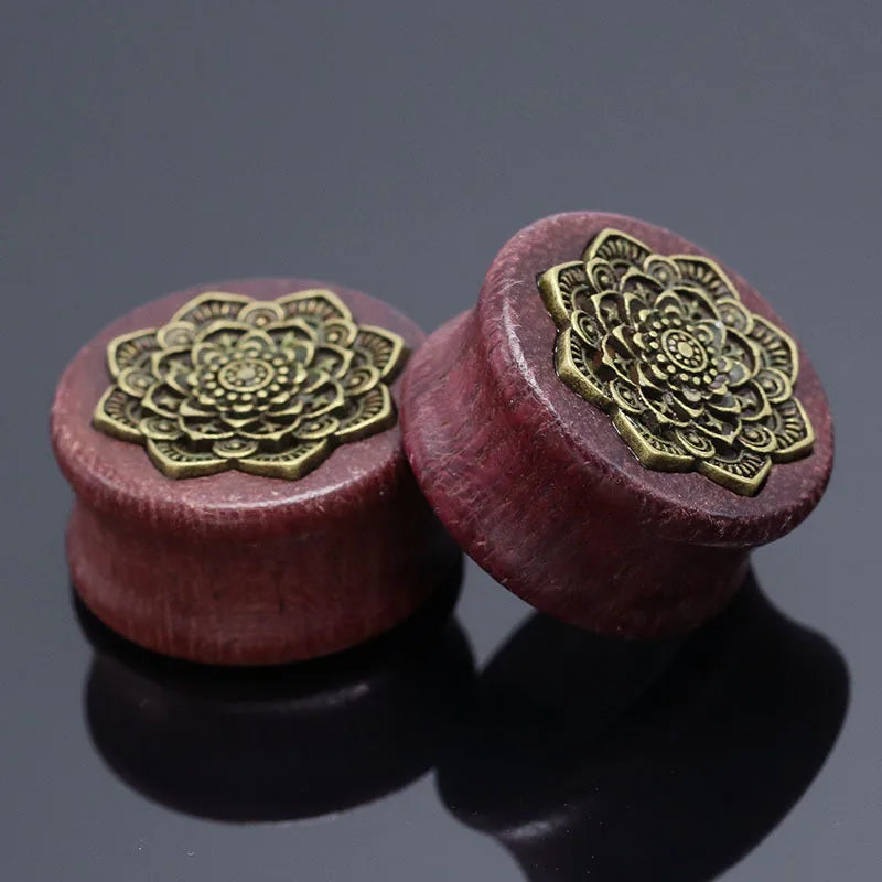 Huiying 18mm Hot Sale Flower Craved Violet Wood Craved Wood Piercing Earring Body Jewelry Flesh Tunnel Ear Plugs