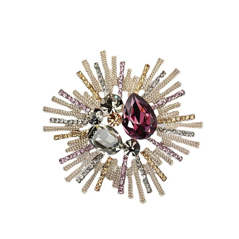 Vintage Exquisite Alloy Zircon Crystal Flower Brooch for Women Accessory for Parties Engagements or Gifts