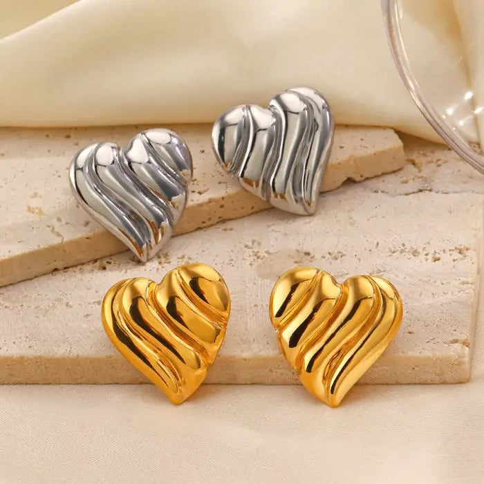 Vintage Style 18K Gold Plated Stainless Steel Statement Earrings New Big Love Heart Stud Design for Parties