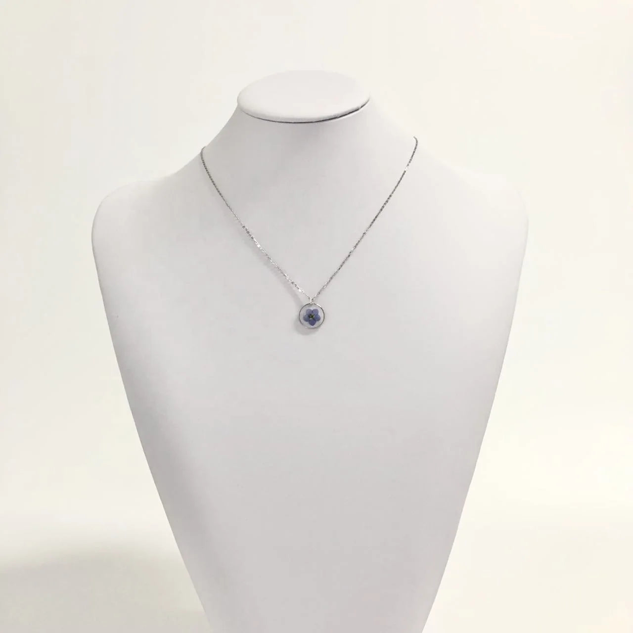 Fashion Round Pendant Forget Me Not Resin Flower Jewelry 925 Sterling Silver Necklace for Women Self Love Flower Jewelry