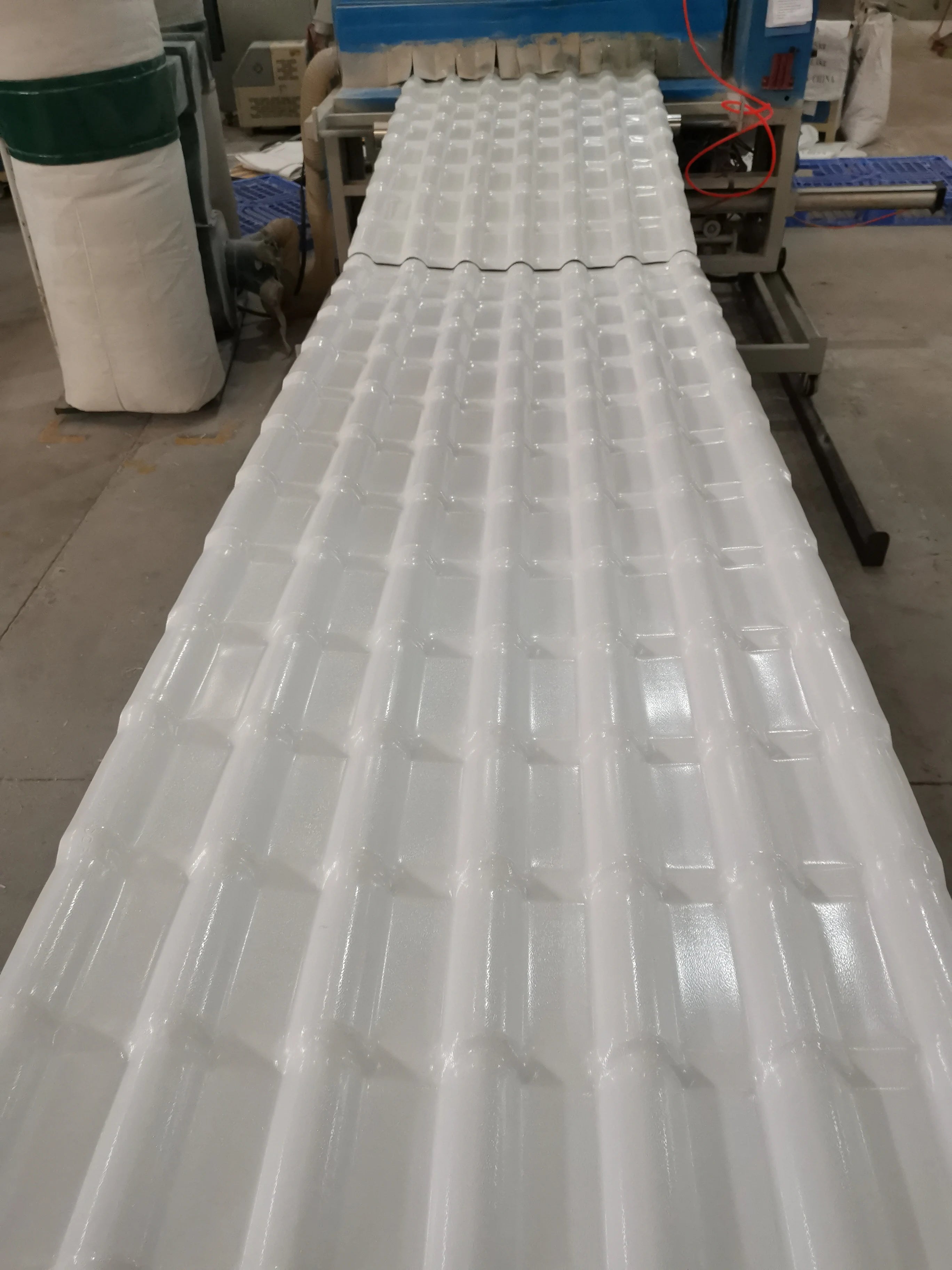 Colored Synthetic Resin Spanish PVC Roofing Roof Tile Teja De Hoja PVC Roof