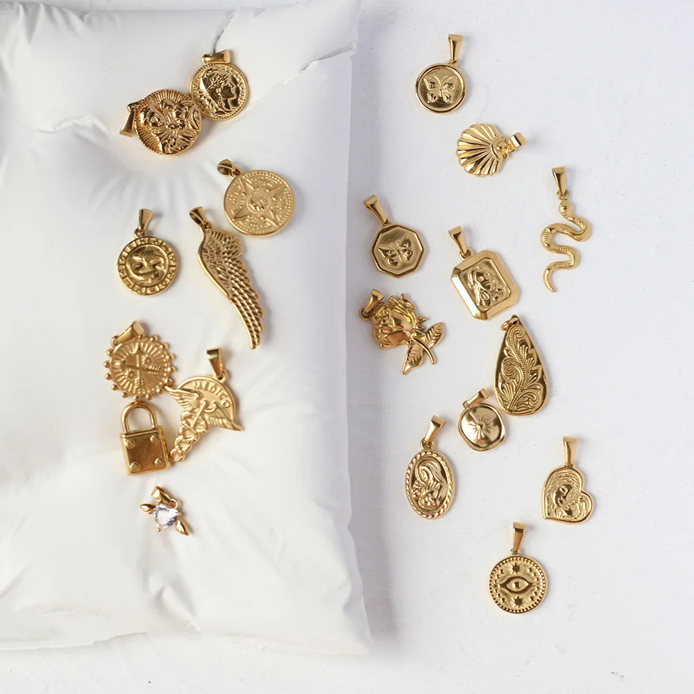 Fashion 18k Gold Personality Necklace Various Butterfly Flowers Heart New Flower Snake Charms for DIY Necklace Jewelry Making